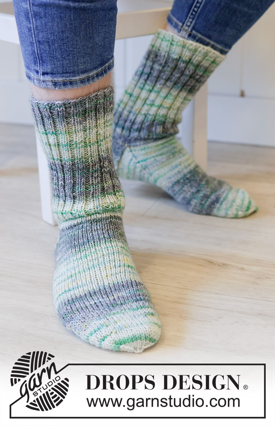 Seeking Higher Plains / DROPS 251-16 - Knitted half-length socks for men with stockinette stitch and rib, in DROPS Fiesta. Sizes 38 – 46 = US 6 - 12½.