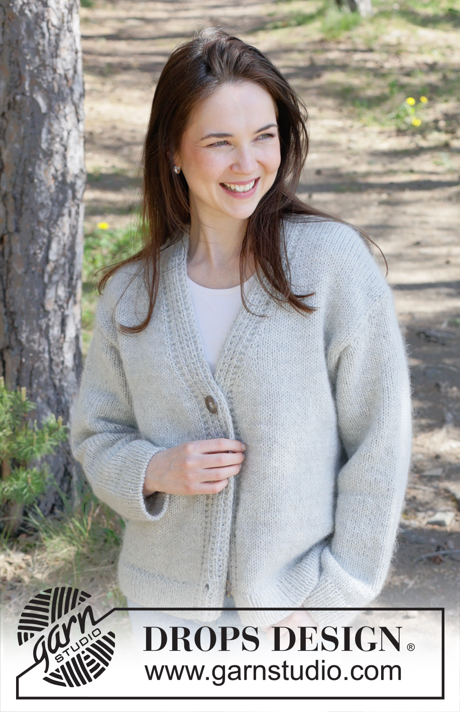 Eirin Cardigan / DROPS 252-15 - Knitted jacket in DROPS Lima and DROPS Kid-Silk. The piece is worked top down with European/diagonal shoulders, V-neck and I-cord. Sizes XS - XXL.