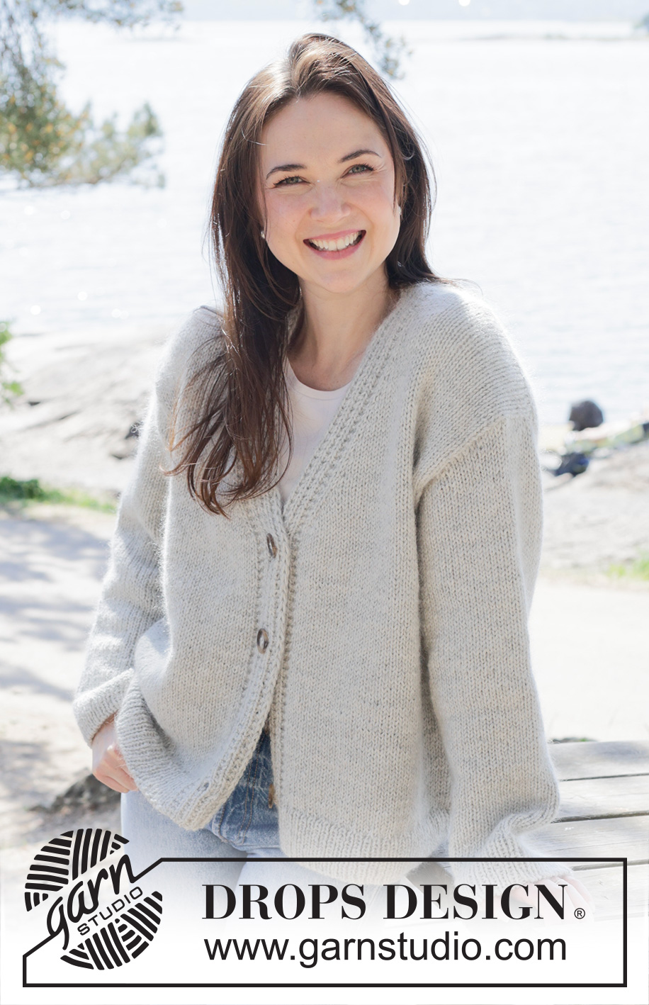 Eirin Cardigan / DROPS 252-15 - Knitted jacket in DROPS Lima and DROPS Kid-Silk. The piece is worked top down with European/diagonal shoulders, V-neck and I-cord. Sizes XS - XXL.