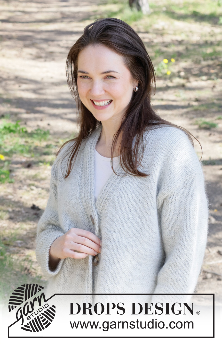 Eirin Cardigan / DROPS 252-15 - Knitted jacket in DROPS Lima and DROPS Kid-Silk. The piece is worked top down with European/diagonal shoulders, V-neck and I-cord. Sizes XS - XXL.