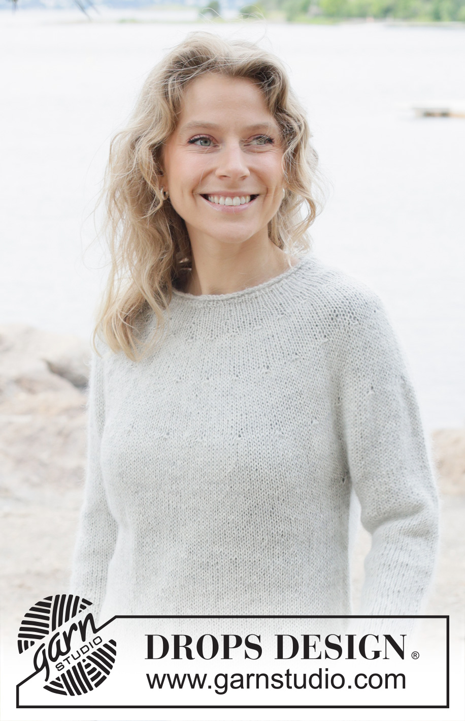 Dove Dream / DROPS 252-2 - Knitted jumper in DROPS Alpaca and DROPS Kid-Silk. Piece is knitted top down in stocking stitch with round yoke and rolling edges. Size: S - XXXL