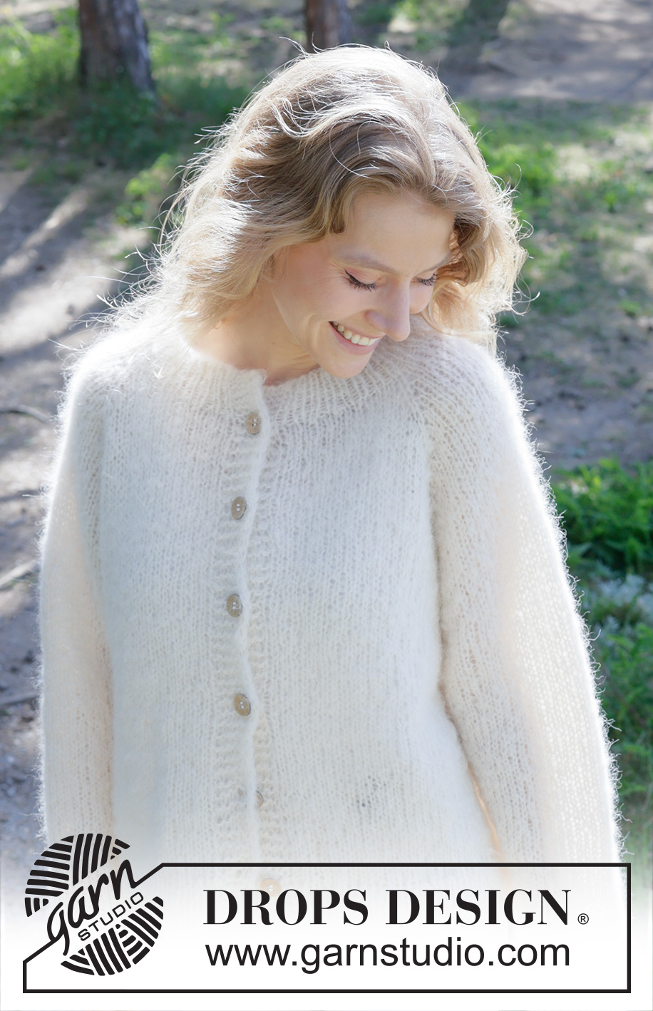 Dove Feather Cardigan / DROPS 252-23 - Rozpinany sweter na drutach, przerabiany od góry do dołu 1 nitką DROPS Melody lub 2 nitkami DROPS Brushed Alpaca Silk. Z reglanowymi rękawami. Od S do XXXL.