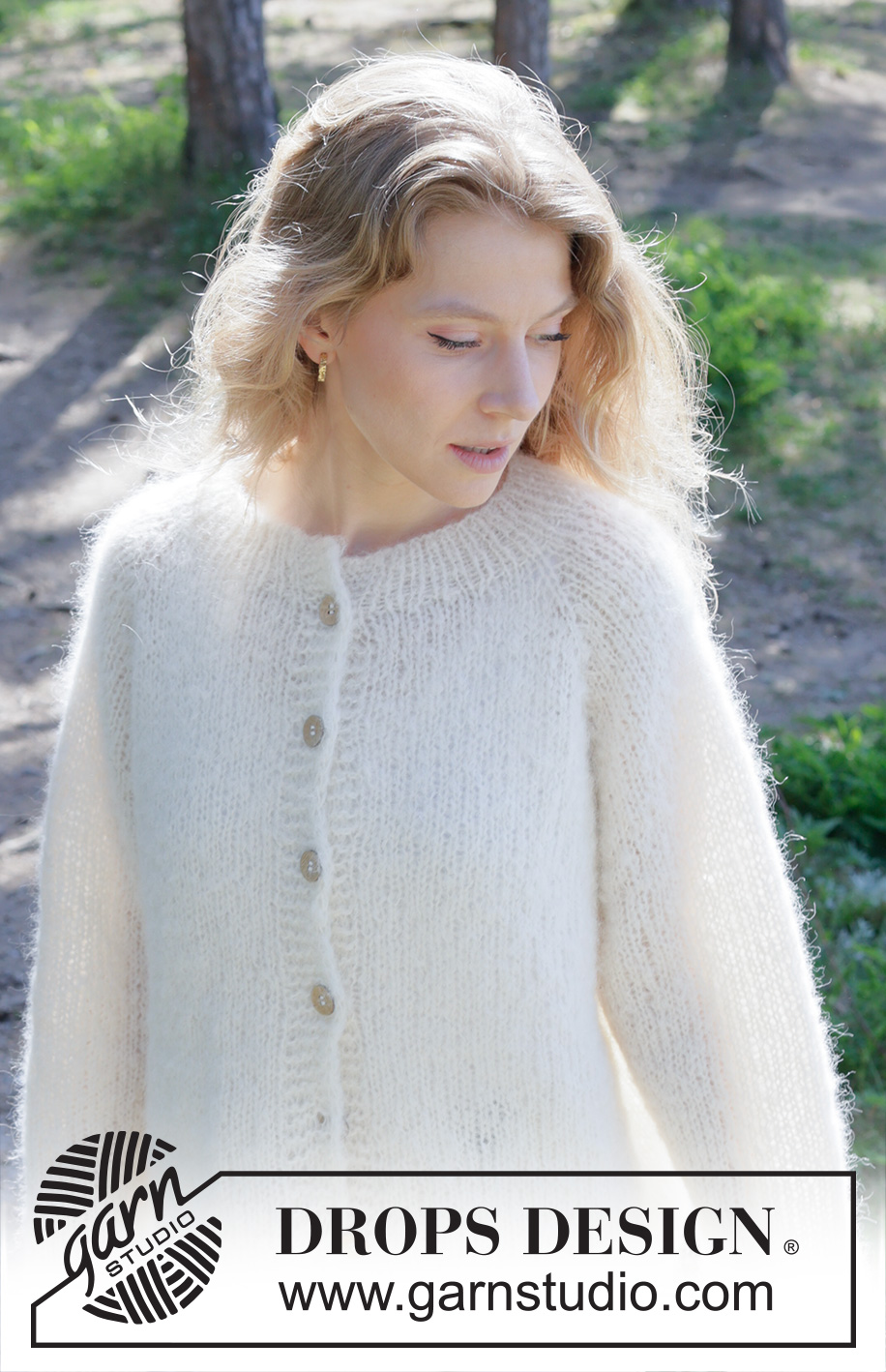 Dove Feather Cardigan / DROPS 252-23 - Rozpinany sweter na drutach, przerabiany od góry do dołu 1 nitką DROPS Melody lub 2 nitkami DROPS Brushed Alpaca Silk. Z reglanowymi rękawami. Od S do XXXL.