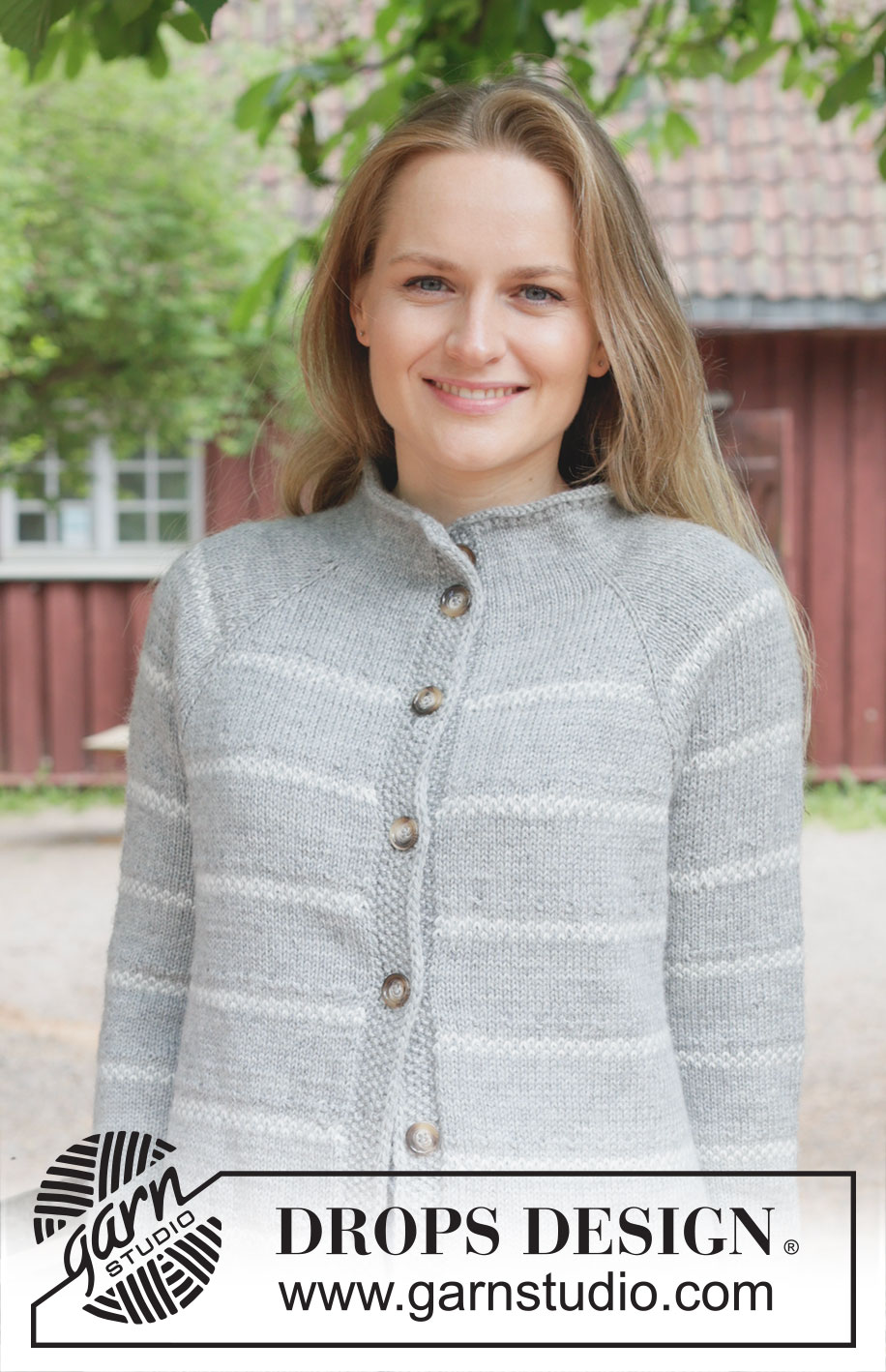 Moon Phase Cardigan / DROPS 252-25 - Knitted jacket in DROPS Karisma. The piece is worked top down with raglan, two-coloured stripe pattern, rolled edges and I-cord. Sizes S - XXXL.