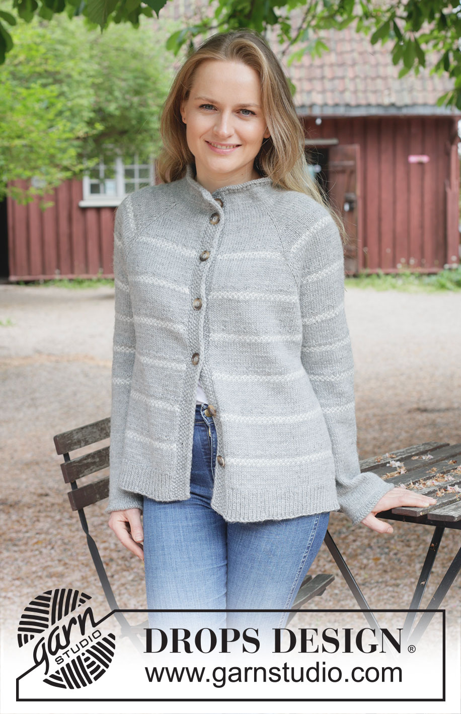 Moon Phase Cardigan / DROPS 252-25 - Knitted jacket in DROPS Karisma. The piece is worked top down with raglan, two-coloured stripe pattern, rolled edges and I-cord. Sizes S - XXXL.