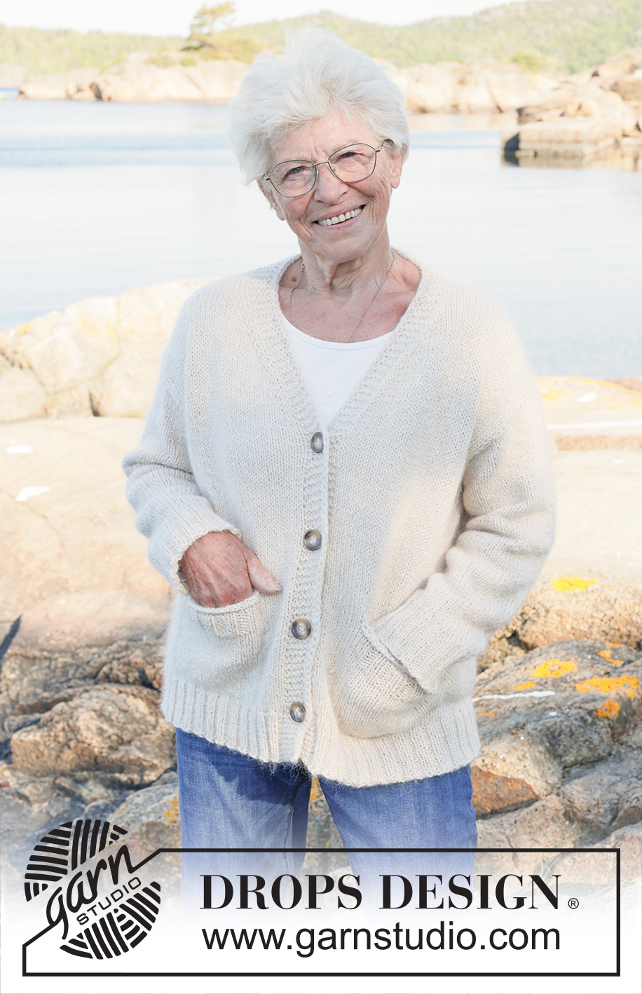 After Winter Cardigan / DROPS 252-27 - Strikket cardigan i DROPS Soft Tweed og DROPS Kid-Silk. Arbejdet strikkes oppefra og ned med skrå / europæisk skulder, v-hals, Iommer og i-cord. Størrelse S - XXXL.