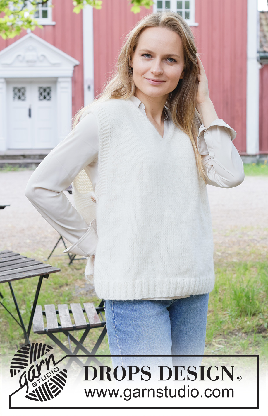 November Novelty Vest / DROPS 252-28 - Knitted vest in DROPS Air. The piece is worked bottom up, with V-neck, diagonal shoulders and split in sides. Sizes XS - XXL.