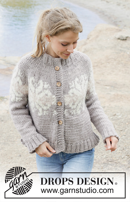 Spirit of Winter Cardigan / DROPS 252-30 - Knitted jacket in DROPS Snow. The piece is worked top down with round yoke, double neck, I-cord and Nordic pattern with large stars. Sizes S - XXXL.