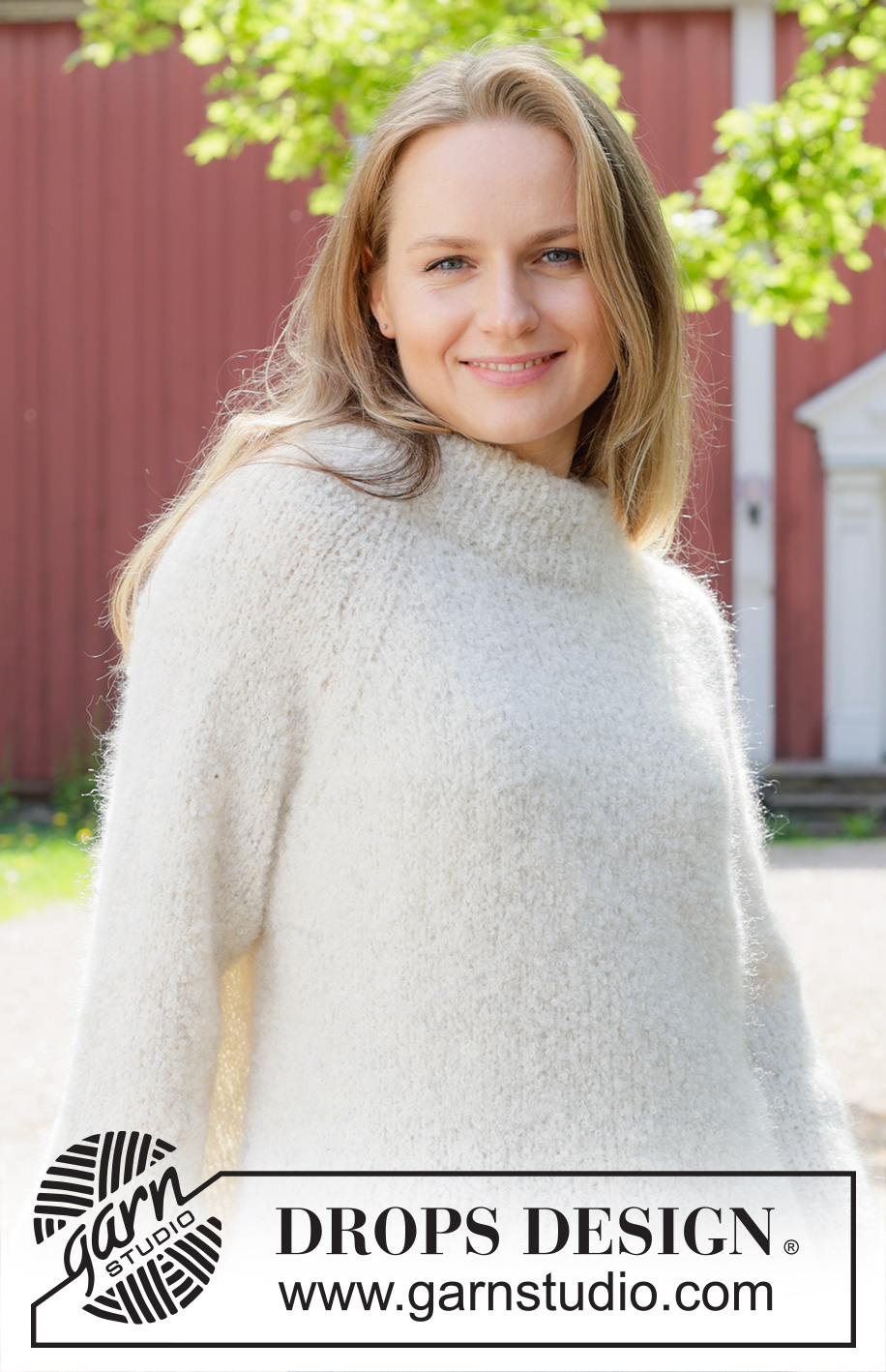 Nimbus Haze / DROPS 252-33 - Gebreide trui in DROPS Alpaca Bouclé en DROPS Kid-Silk. Het werk wordt van boven naar beneden gebreid met raglan en splitten in de zijkanten. Maat: S - XXXL