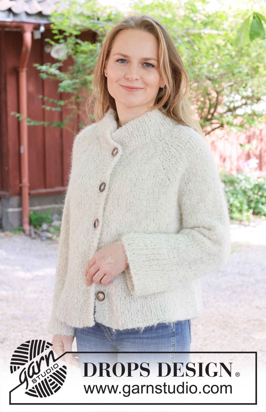 Nimbus Haze Cardigan / DROPS 252-34 - Gebreid vest in DROPS Alpaca Bouclé en DROPS Kid-Silk. Het werk wordt van boven naar beneden gebreid met dubbele halsrand, raglan en splitten in de zijkanten. Maat: S - XXXL