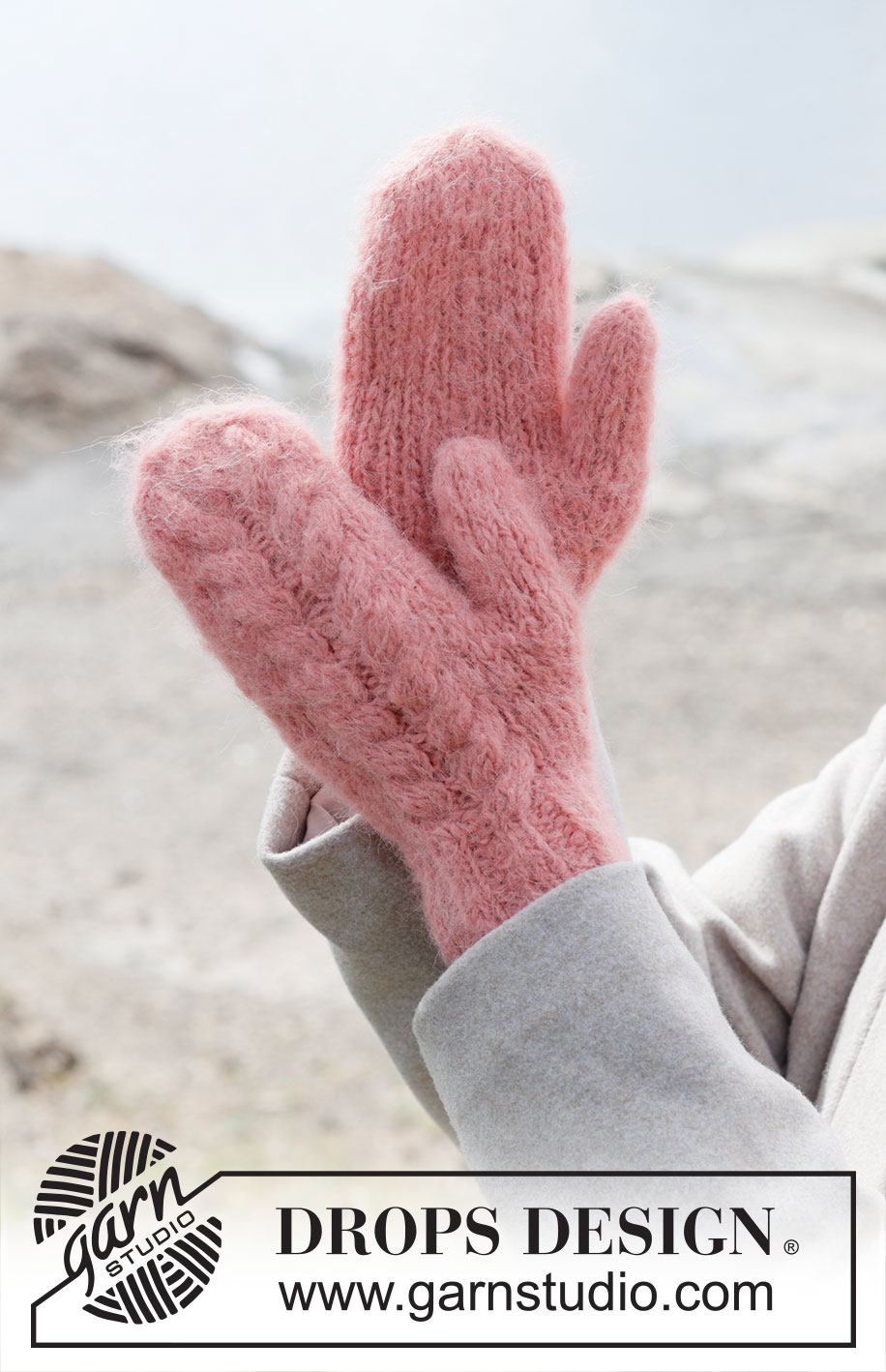 Coral Whisper Mittens / DROPS 253-14 - Gebreide wanten met kabels in DROPS Melody.