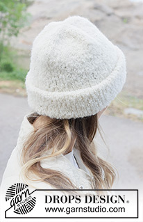 Arctic Whisper Hat / DROPS 253-16 - Čepice pletená zdola nahoru z přízí DROPS Alpaca Bouclé a DROPS Alpaca.