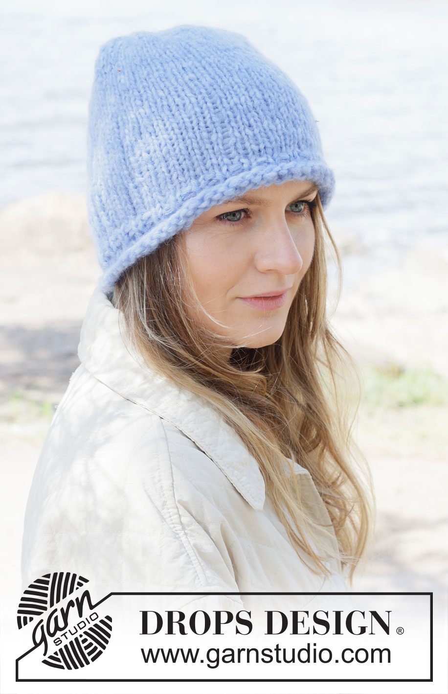 Mystic Sea Hat / DROPS 253-17 - Knitted hat in DROPS Air and DROPS Brushed Alpaca Silk. The piece is worked bottom up with rolled-edge.