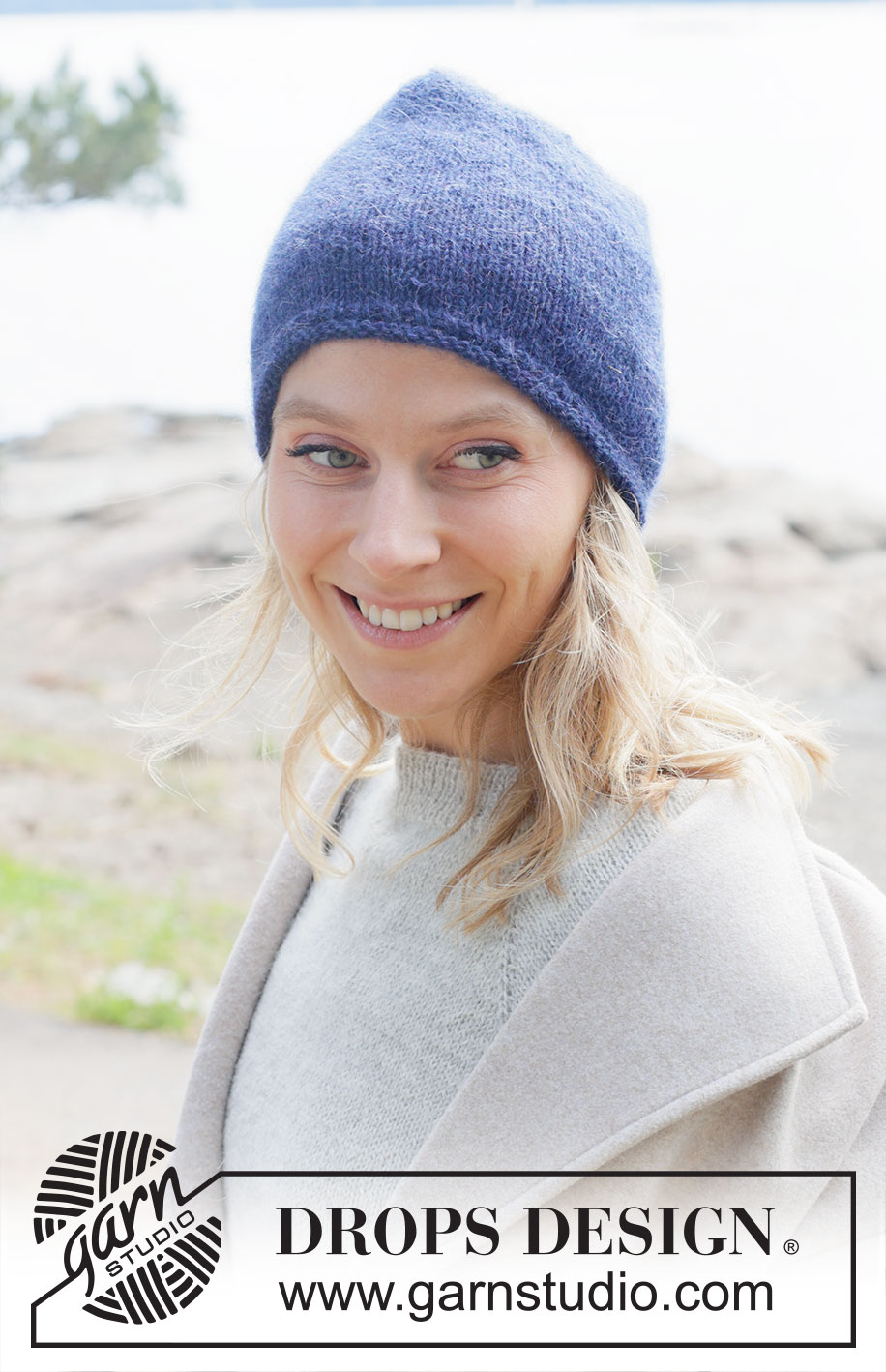 Blueberry Hill Hat / DROPS 253-20 - Knitted hat in 1 strand DROPS Alpaca and 1 strand DROPS Kid-Silk. The piece is worked bottom up with stocking stitch and rolled-edge.