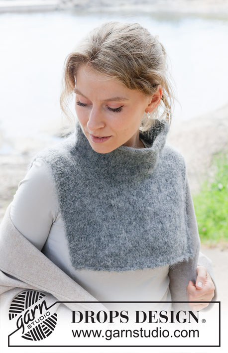 Moonlit Tide Neck Warmer / DROPS 253-27 - Stickad Halsvärmare i 1 tråd DROPS Melody eller 2 trådar DROPS Brushed Alpaca Silk. Arbetet stickas uppifrån och ner med europeisk / sned axel, slätstickning och rullkant.
