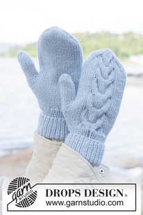 Frosted Bloom Mittens / DROPS 253-3 - Rękawiczki na drutach z włóczki DROPS Merino Extra Fine. Przerabiane od dołu do góry, z warkoczami.