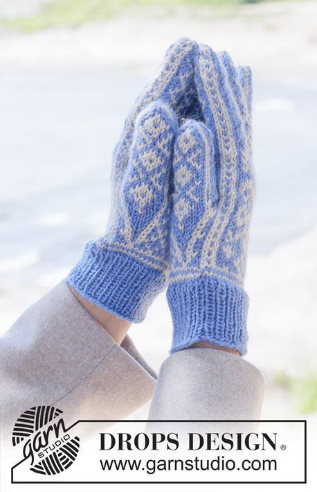Glacier Blue Gloves / DROPS 253-36 - Kötött kesztyű, norvégmintával DROPS Karisma fonalból.