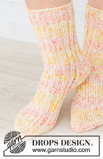 Spring Sole Socks / DROPS 253-42 - Knitted half long socks with rib in DROPS Fiesta. Size 35 - 43