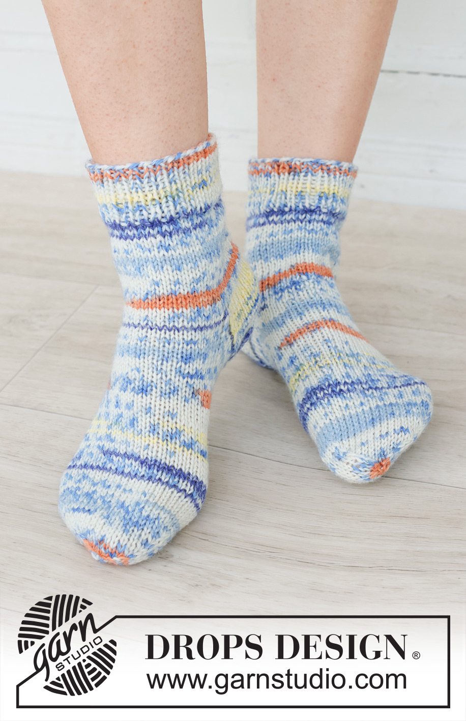 Meteor Marchers / DROPS 253-44 - Chaussettes courtes tricotées en jersey en DROPS Fiesta. Du 35 au 43