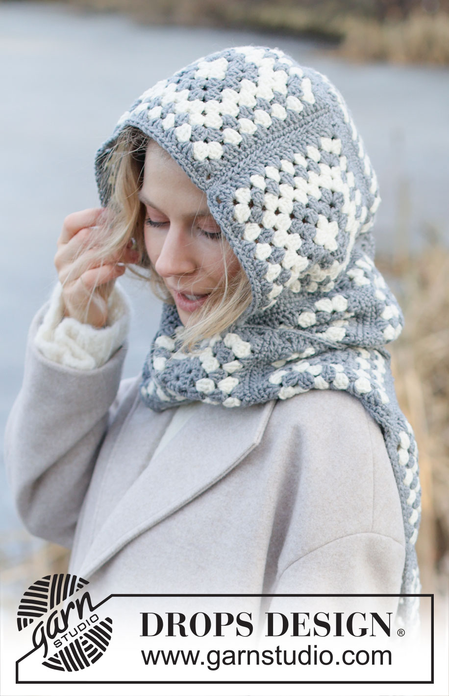 Granny Square Hood / DROPS 253-59 - Gehäkelter Kapuzenschal in DROPS Big Merino. Die Arbeit wird mit Granny Squares gehäkelt und zusammengenäht. Einheitsgröße.