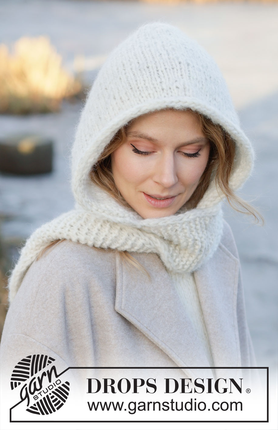 Snowflake Hood / DROPS 253-60 - Knitted hooded scarf in DROPS Air and DROPS Brushed Alpaca Silk. The piece is worked with stocking stitch, garter stitch and I-cord. Sizes S - XL.