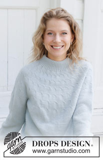 Frozen Waves / DROPS 254-21 - Gestrickter Pullover in DROPS Daisy. Die Arbeit wird von oben nach unten glatt rechts mit Rundpasse und doppelter Halsblende gestrickt. Größe S - XXXL.