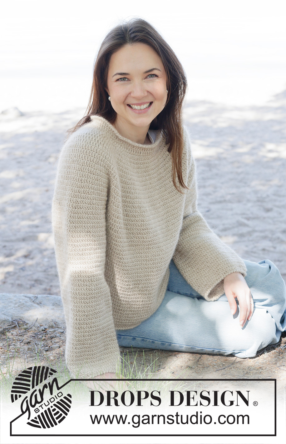 Oatmeal Sweater / DROPS 254-32 - Crocheted jumper in DROPS Puna and DROPS Kid-Silk, or in DROPS Daisy and DROPS Kid-Silk. The piece is worked top down with round yoke and lobster stitch. Sizes S - XXXL.
