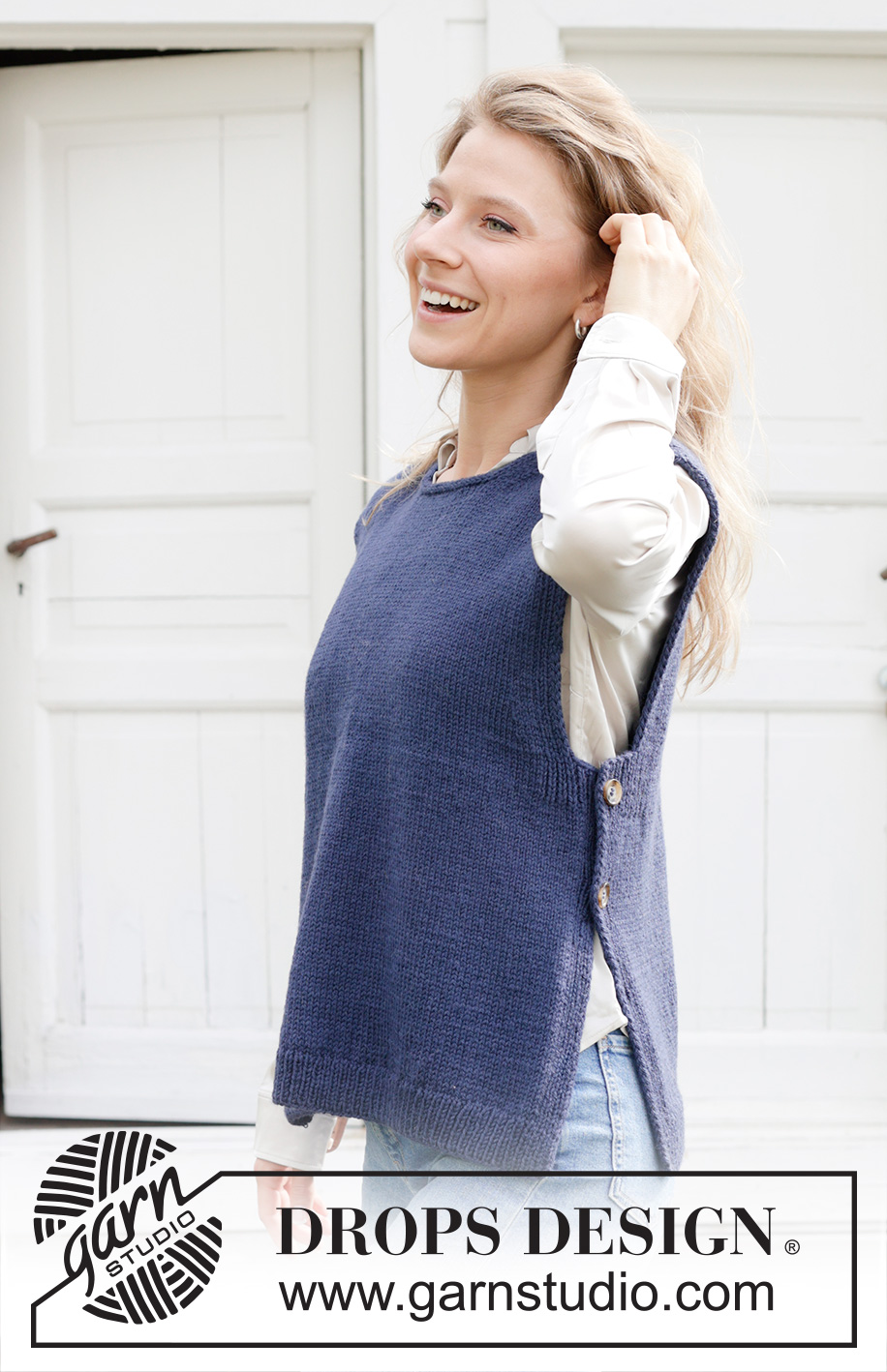 Blue Night Vest / DROPS 254-34 - Gebreide top in DROPS Lima. Het werk wordt van onder naar boven gebreid met ronde hals, split in de zijkanten en PUNNIKRAND. Maten S - XXXL.
