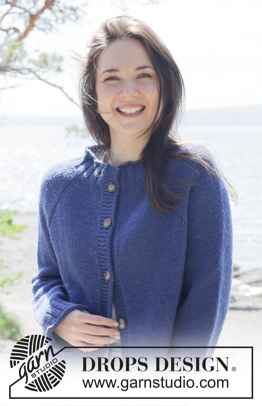 Midnight Glow Cardigan / DROPS 254-40 - Ylhäältä alas neulottu jakku DROPS Nepal-langasta. Työssä on raglanlinjat, rullareunukset ja i-cord-reunus. Koot S-XXXL.