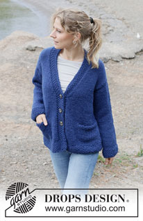 Changing Seasons Cardigan / DROPS 254-42 - Gestrickte Jacke in DROPS Andes. Die Arbeit wird von oben nach unten glatt rechts mit europäischer Schulter / Schulterschrägung, V-Ausschnitt, I-Cord und Taschen gestrickt. Größe S - XXXL.