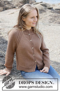 Under the Oak Cardigan / DROPS 255-22 - Strikket cardigan i DROPS Daisy eller DROPS Fiesta. Arbejdet strikkes oppefra og ned med raglan, snoninger og i-cord. Størrelse S - XXXL.