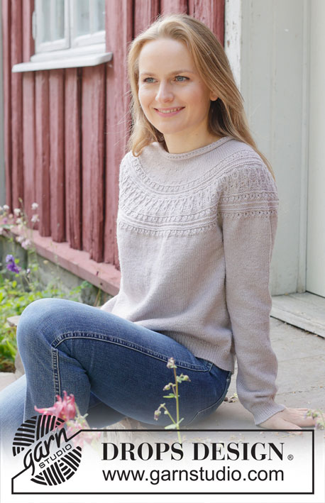 Infinite Sweetness / DROPS 255-24 - Strikket bluse i DROPS BabyMerino. Arbejdet strikkes oppefra og ned med rundt bærestykke, reliefmønster, snoninger og rullekant. Størrelse S - XXXL.