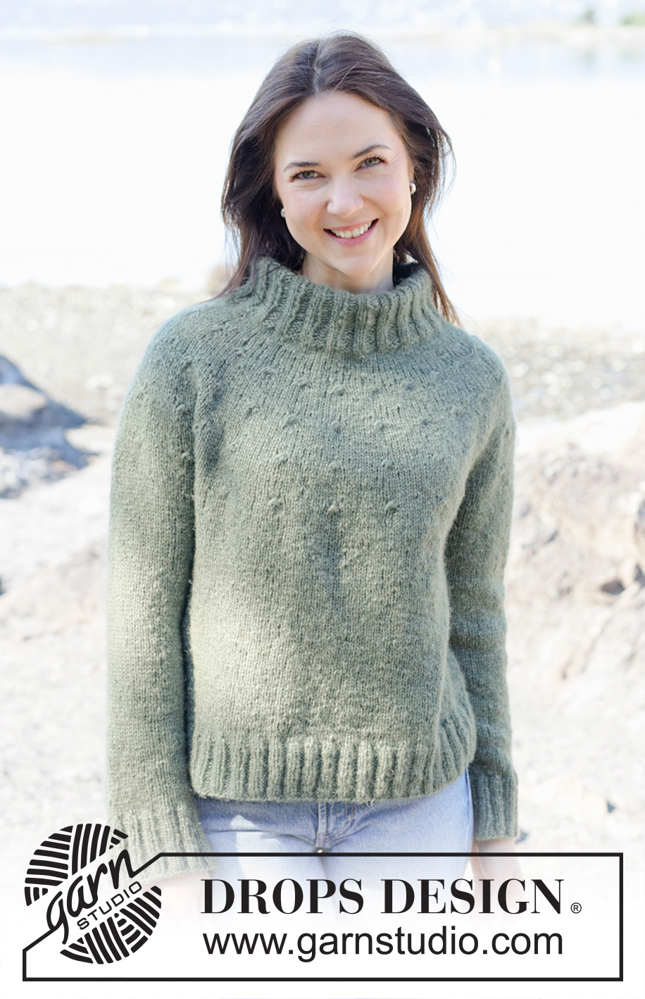 Emerald Embrace / DROPS 255-34 - Knitted jumper in DROPS Air. Piece is knitted top down in stocking stitch with round yoke, double neck edge and vents in the sides. Size: S - XXXL