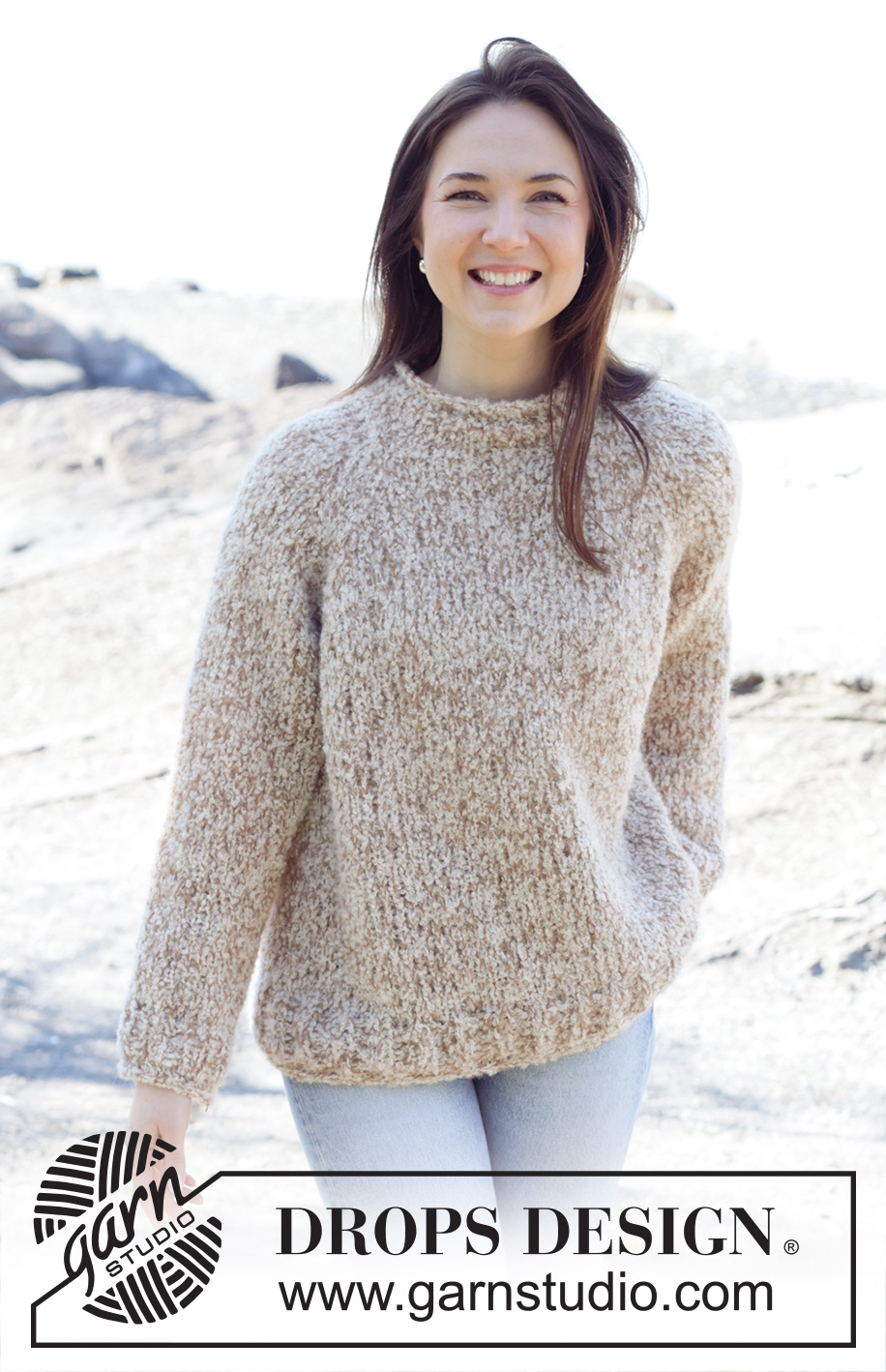Almond Bliss / DROPS 255-39 - Sweter na drutach, przerabiany od góry do dołu, 1 nitką DROPS Alpaca Bouclé i 1 nitką DROPS Brushed Alpaca Silk. Z reglanowymi rękawami. Od XS do XXL.