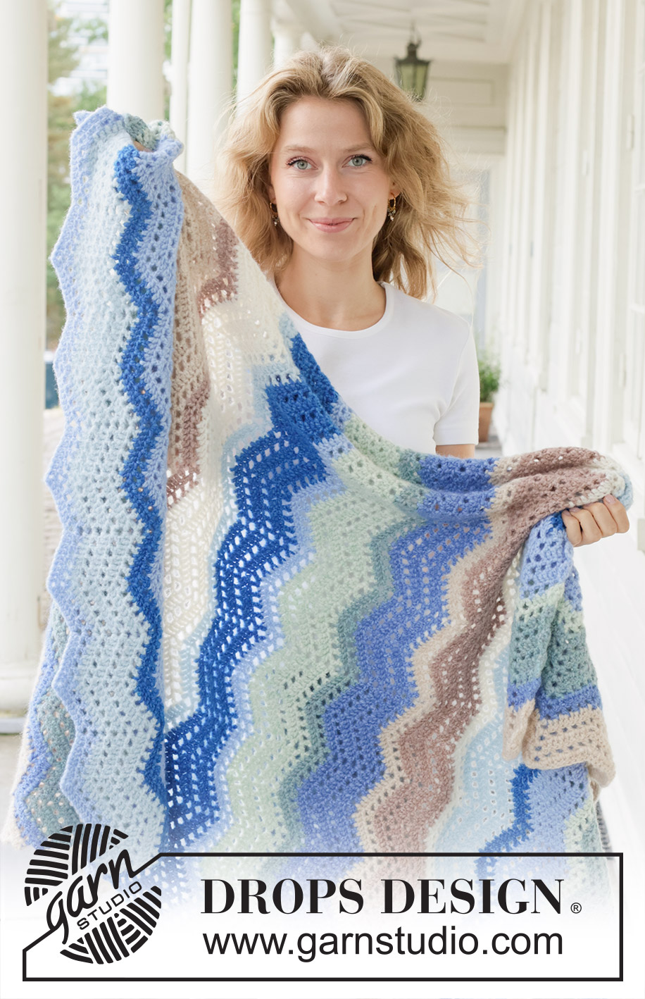 Wind Wish Blanket / DROPS 256-13 - Crocheted blanket in DROPS Air. The piece is worked back and forth, with stripes and lace pattern.