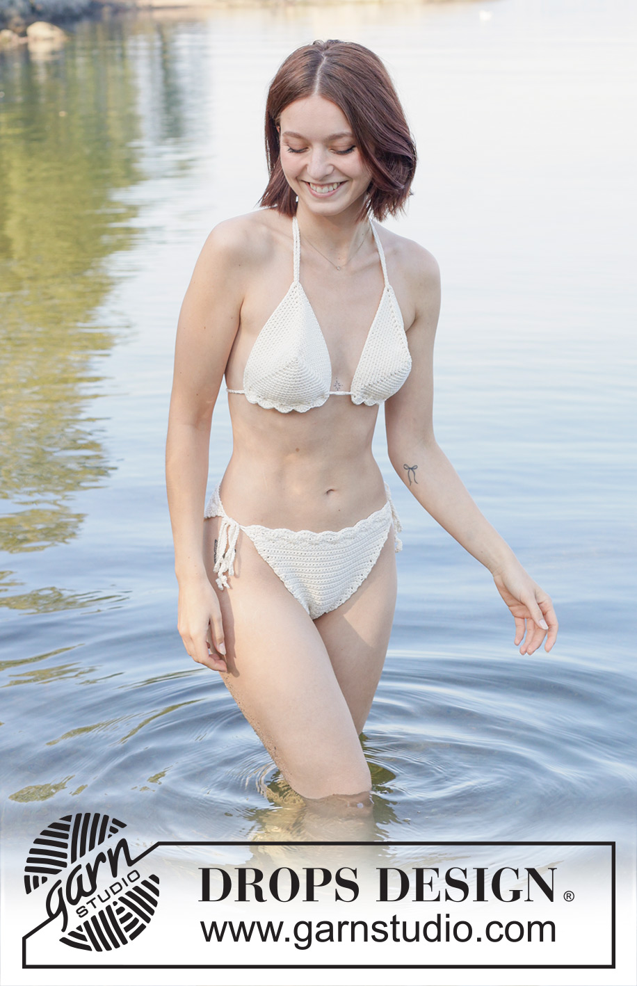 Sunlit Sands / DROPS 256-15 - Bikini a ganchillo en DROPS Muskat. La labor está realizada con puntos bajos y bordes con abanicos. Tallas XS – XXL.