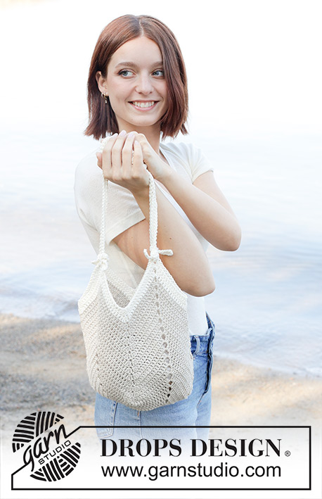 Ivory Twist Bag / DROPS 256-5 - Virkad väska i DROPS Bomull-Lin. Arbetet virkas nerifrån och upp med stolpar i sick-sackmönster.
