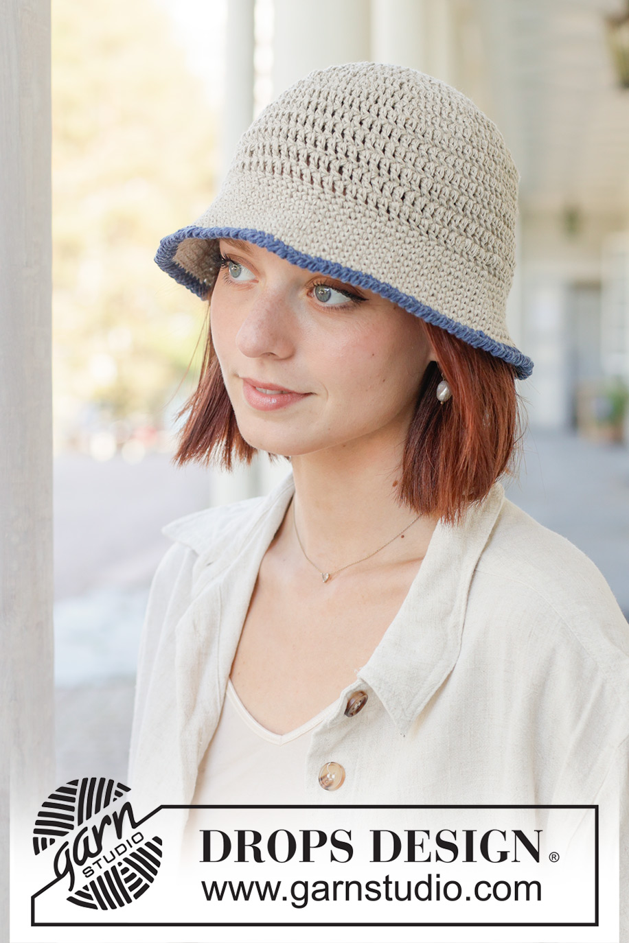 Kiss Me Kate / DROPS 256-7 - Crocheted hat in DROPS Bomull-Lin. The piece is worked top down, with treble and double crochets and an edge of lobster stitch.