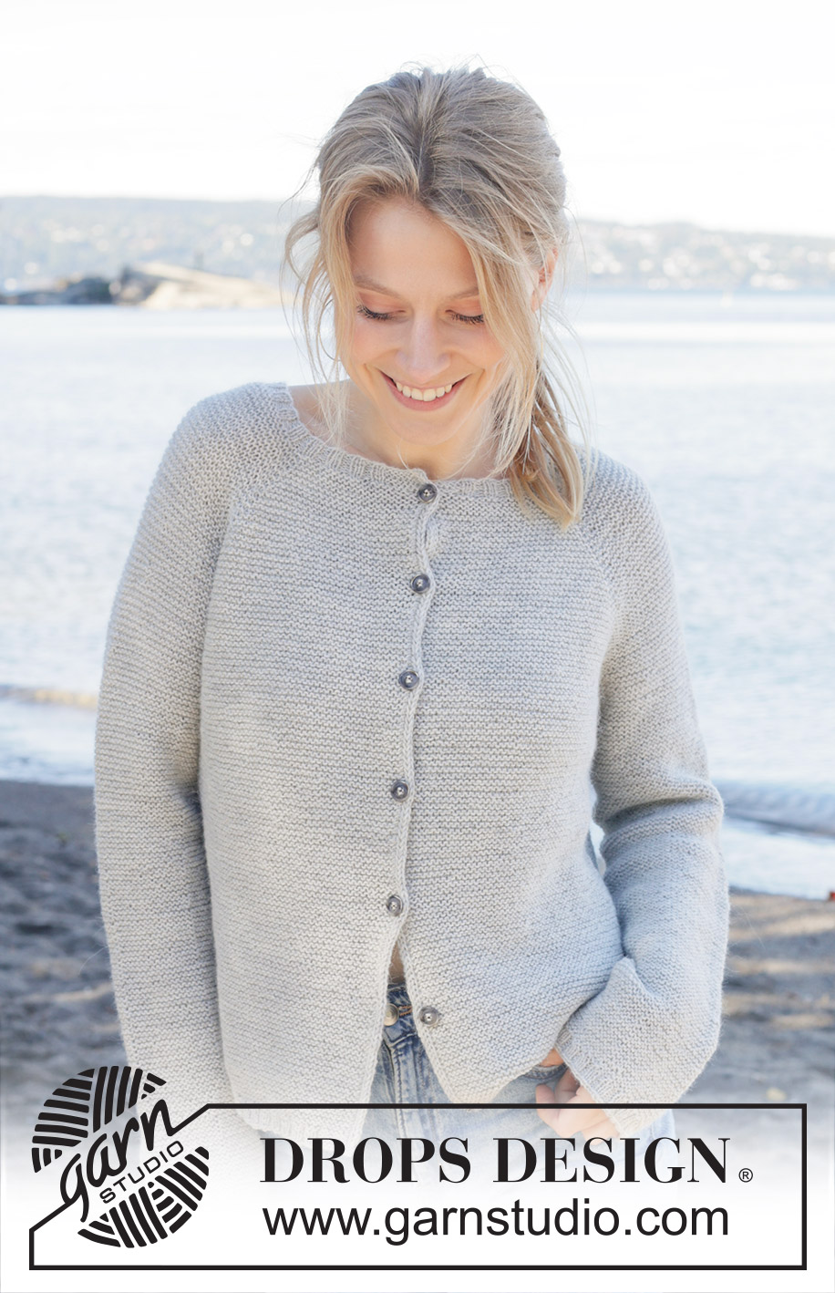Misty Lake Cardigan / DROPS 257-23 - Prjónuð peysa úr DROPS Nord eða DROPS Alpaca. Stykkið er prjónað ofan frá og niður með laskalínu, garðaprjóni og i-cord. Stærð S - XXXL.