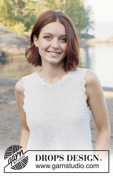 Scallop Bliss Top / DROPS 257-31 - Crocheted top in DROPS Safran. The piece is worked top down with treble crochet and fan-patterned edges. Sizes S - XXXL.