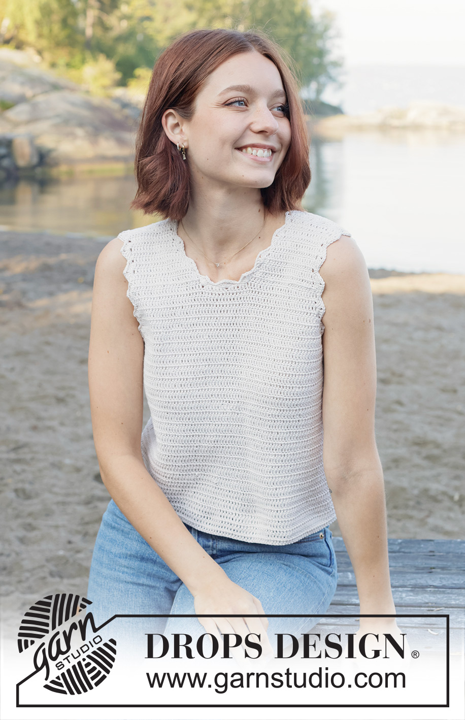 Scallop Bliss Top / DROPS 257-31 - Crocheted top in DROPS Safran. The piece is worked top down with treble crochet and fan-patterned edges. Sizes S - XXXL.