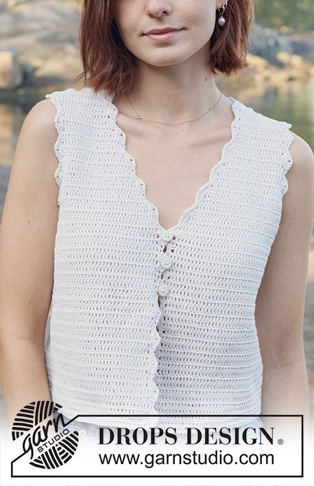 Scallop Bliss Vest / DROPS 257-32 - Virkad topp / väst i DROPS Safran. Arbetet virkas uppifrån och ner i stolpar med v-hals och kanter i solfjädermönster. Storlek S - XXXL.
