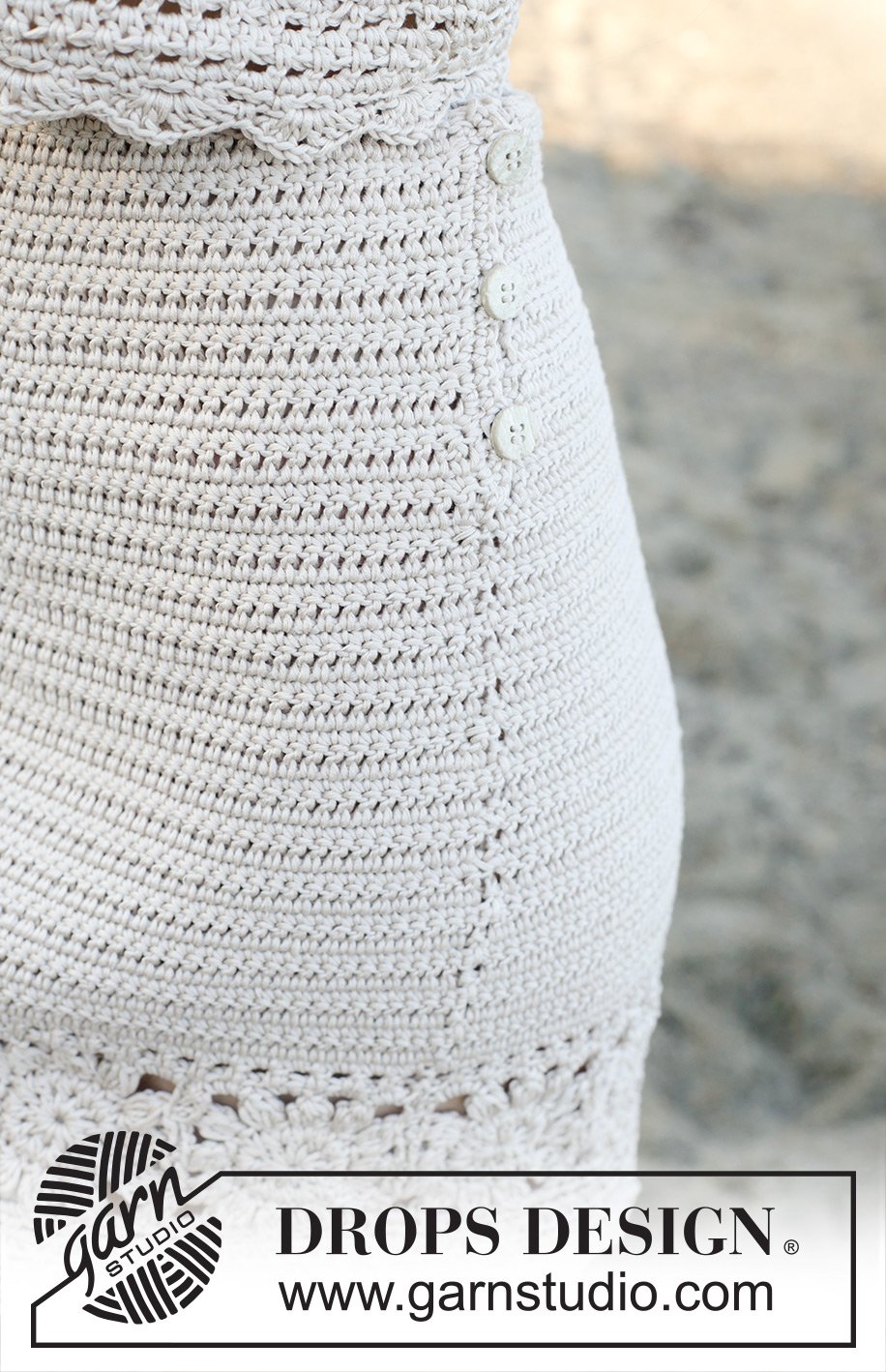 Beach Dream Skirt / DROPS 257-35 - Crocheted skirt in DROPS Muskat. The piece is worked bottom up in treble and double crochet with Granny squares. Sizes S - XXXL.