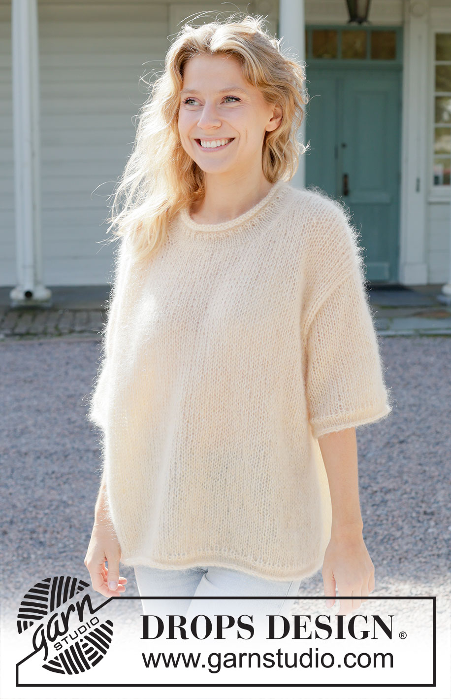 Easy Going / DROPS 258-12 - Gebreide oversized trui in 4 draden DROPS Kid-Silk. Het werk wordt van boven naar beneden gebreid met Europeaanse schouder / diagonale schouder, korte mouwen en rolranden. Maat XS – XXL.