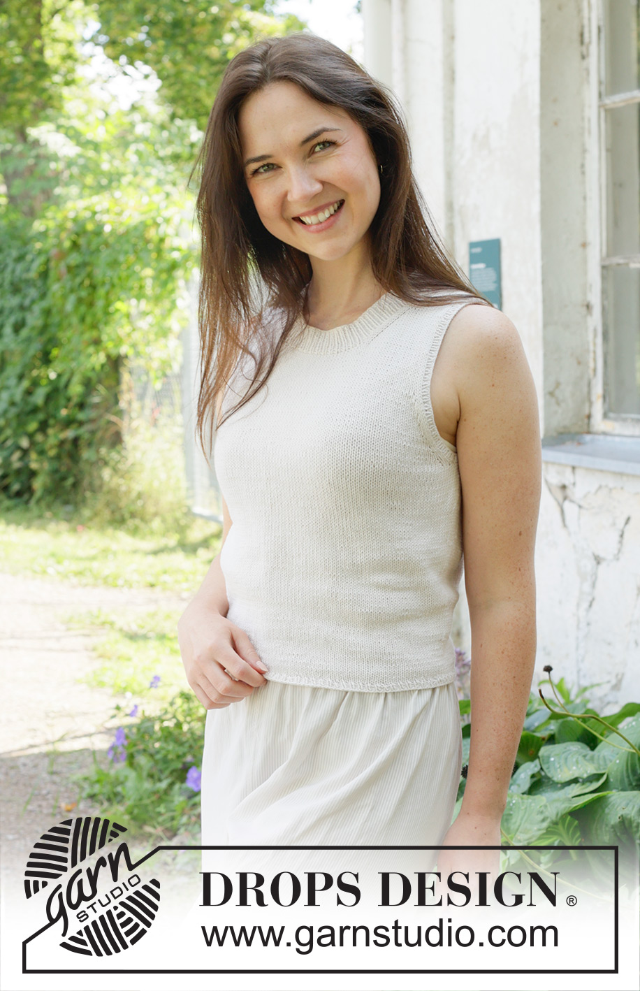 White Jasmine Top / DROPS 258-29 - Knitted halter-neck top in DROPS Safran. The piece is worked top down in stocking stitch. Sizes S - XXXL.