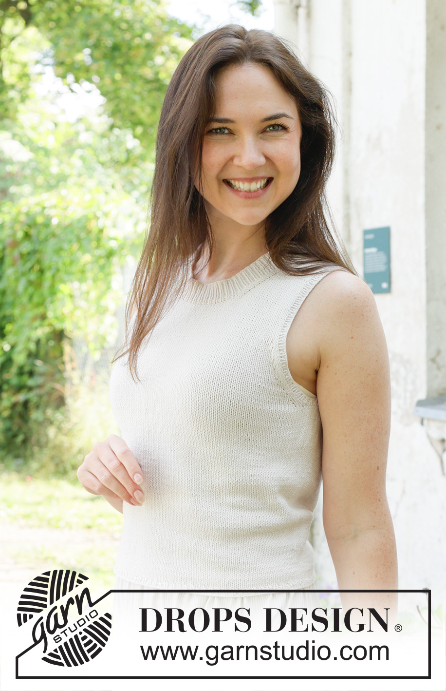 White Jasmine Top / DROPS 258-29 - Knitted halter-neck top in DROPS Safran. The piece is worked top down in stocking stitch. Sizes S - XXXL.
