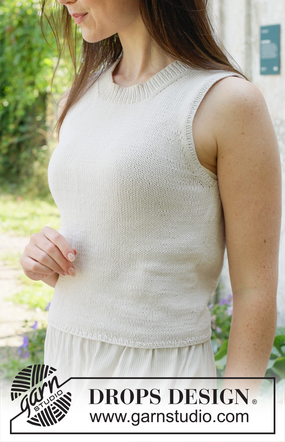 White Jasmine Top / DROPS 258-29 - Knitted halter-neck top in DROPS Safran. The piece is worked top down in stocking stitch. Sizes S - XXXL.