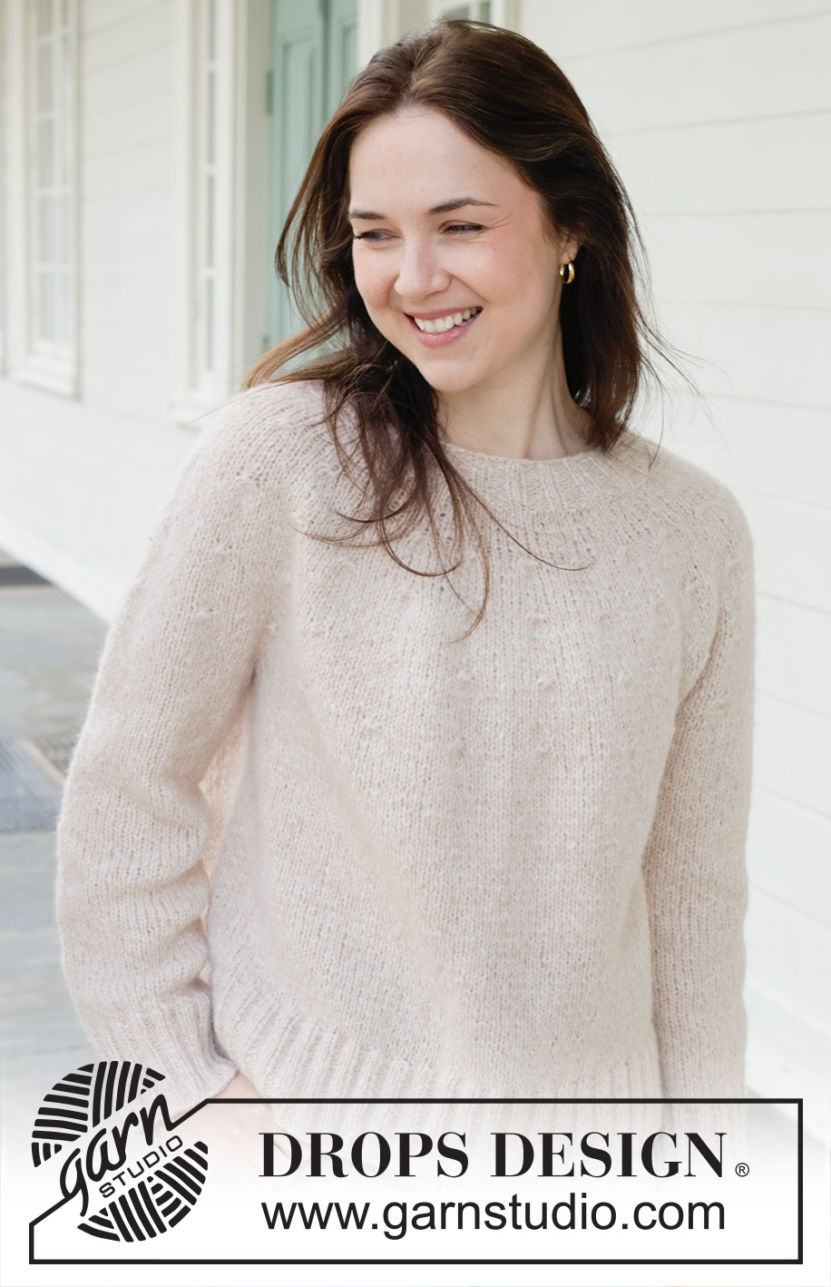 Whispering Sands / DROPS 258-32 - Knitted jumper in DROPS Air. The piece is worked top down in stocking stitch, with round yoke. Sizes S - XXXL.