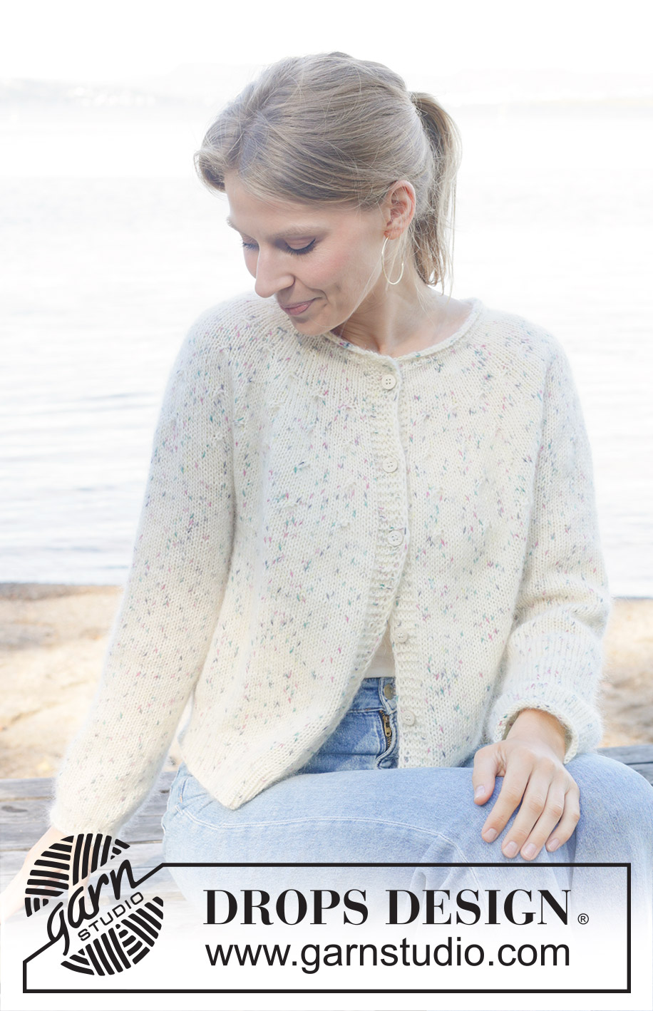 Wildflower Sprinkles Cardigan / DROPS 258-37 - Cardigan lavorato ai ferri in DROPS Fabel e DROPS Kid-Silk. Lavorato dall’alto in basso a maglia rasata con sprone rotondo, bordo arrotolato e I-cord. Taglie S - XXXL.