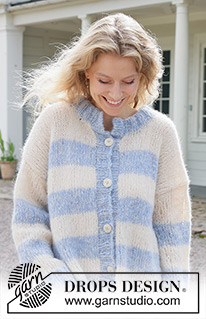Skyline Serenade Cardigan / DROPS 259-10 - Cardigan over-sized lavorato ai ferri in 2 capi di DROPS Brushed Alpaca Silk. Lavorato dal basso verso l’alto a strisce, maniche cucite e collo doppio. Taglie: XS - XXL.